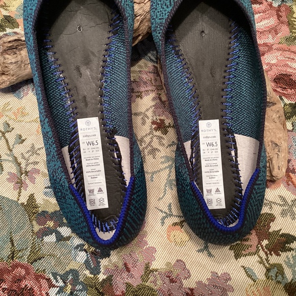 Retired Rothys Teal Python Point Flats Size 6.5 EUC - Picture 6 of 7